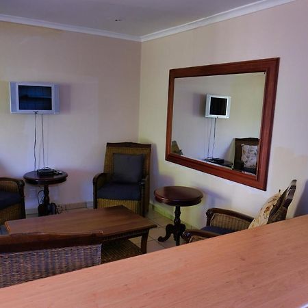 Inqevu Villa Winterton Bagian luar foto